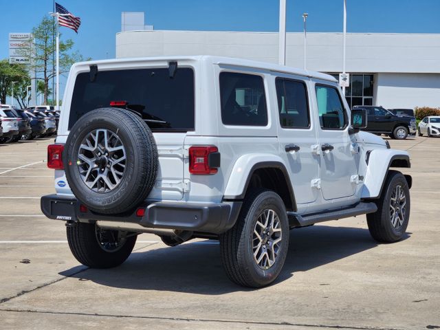 2025 Jeep Wrangler Sahara photo
