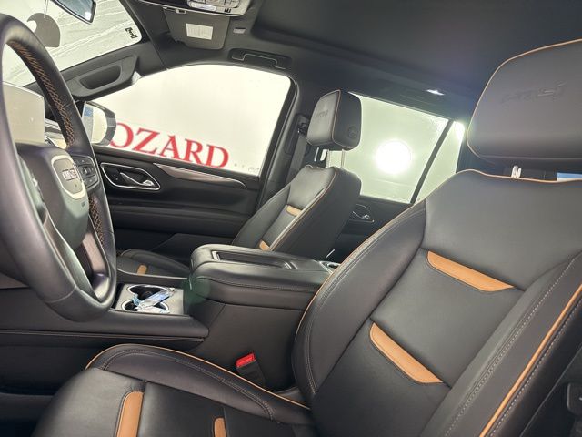 2024 Sterling Metallic GMC Yukon AT4 4X4 SUV