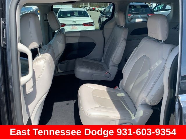 2021 Chrysler Pacifica Touring L photo