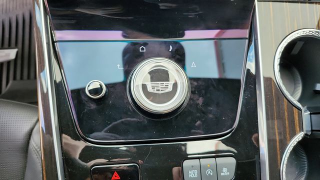 2025 Cadillac Escalade Premium Luxury - Photo 24