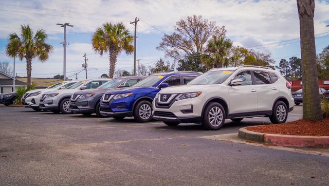 2017 Nissan Rogue SV 3