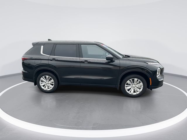 Used 2025  Mitsubishi ES image 8