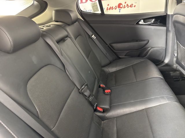 2018 Silky Silver Kia Stinger Base RWD Sedan
