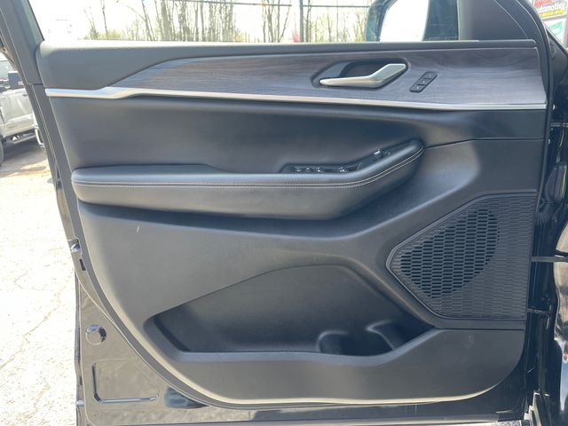 2023 Jeep Grand Cherokee Limited - Diamond Black Crystal Pearlcoat exterior view 9