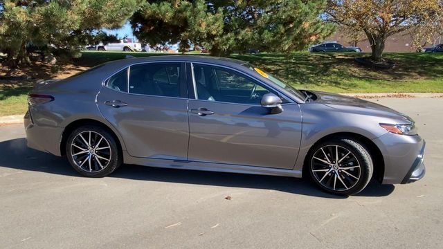 2022 Toyota Camry SE 9