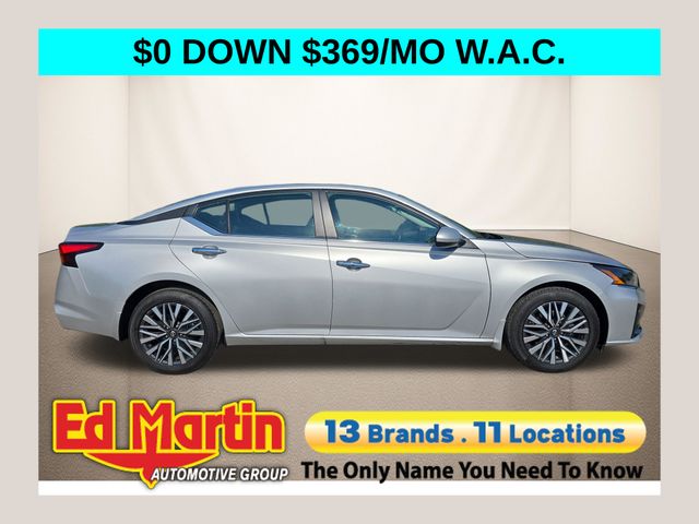 Brilliant Silver Metallic 2023 Nissan Altima Sedan All-Wheel Drive Continuously Variable Transmission