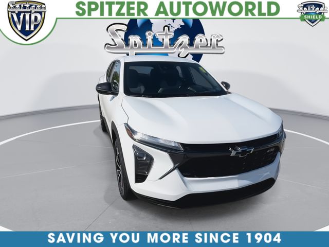 Used 2024 White Chevrolet 1RS image 3