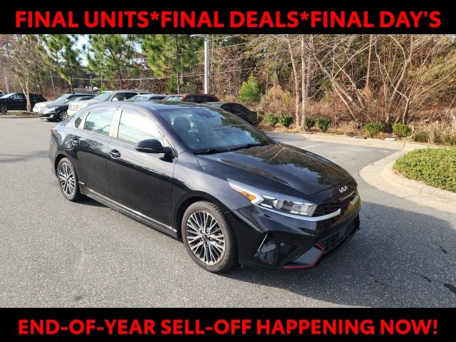 2022 Kia FORTE GT-Line's photo