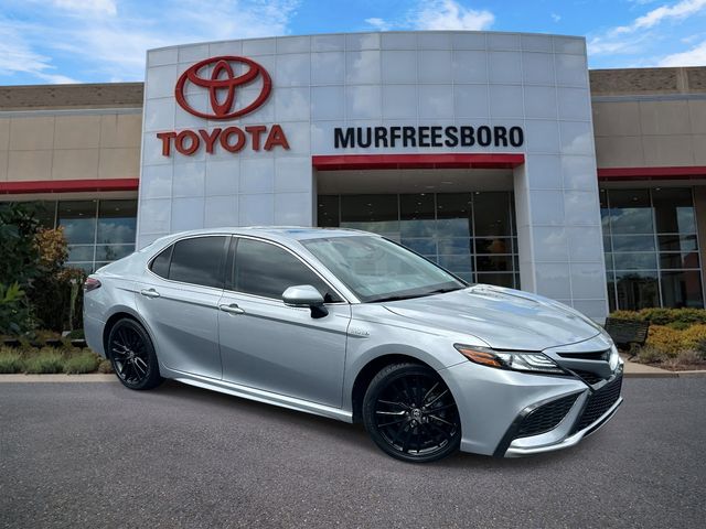 Celestial Silver Metallic 2021 Toyota Camry Hybrid Sedan Front-Wheel Drive Continuously Variable Transmission