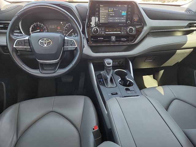 Used Car 2022 Toyota Highlander  Xle For Sale Under $30,000 In Plainview, Texas