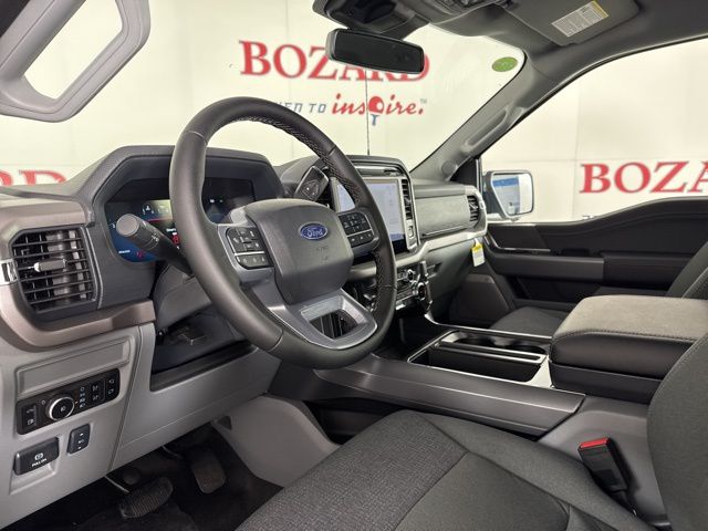 2025 Oxford White Ford F-150 XLT 4X4 Truck