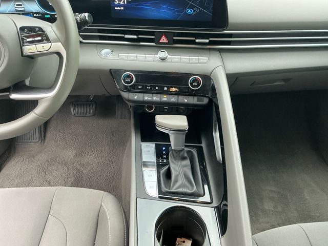 HyundaiElantra12