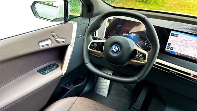 2025 BMW iX xDrive50 23