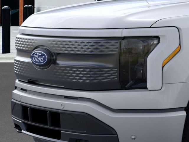 2024 Ford F-150 Lightning Flash 17