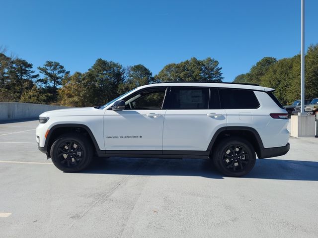 New 2025 White Jeep Altitude X image 20