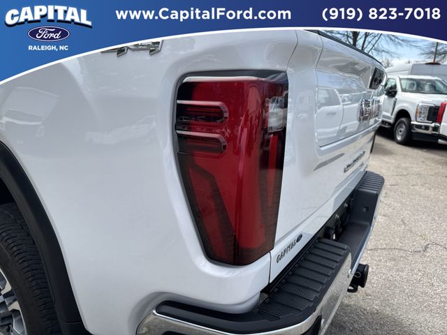 Used 2024 White GMC SLT image 15