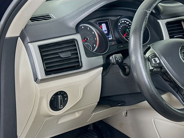 Thumbnail: 2018 Volkswagen Atlas - 10