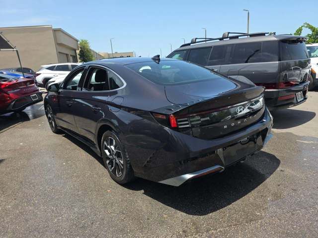 Used 2024 Blue Hyundai SEL image 3