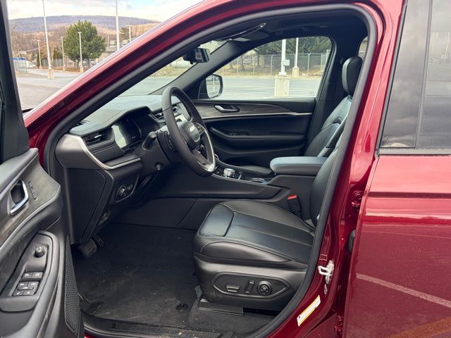 new 2025 Jeep Grand Cherokee L car, priced at $47,625