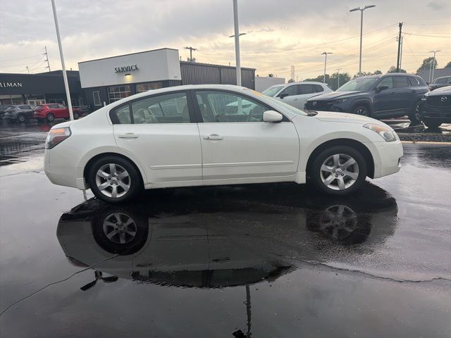 Used 2009 White Nissan 2.5 SL image 5