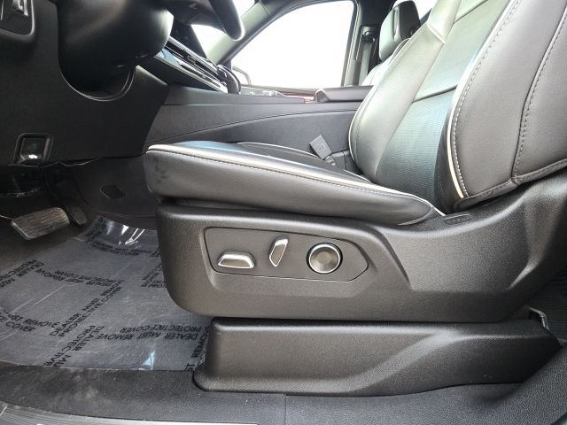 2024 Cadillac Escalade ESV Premium:C02484