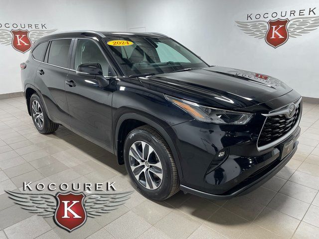 Midnight Black Metallic 2024 Toyota Highlander XLE AWD SUV / Crossover All-Wheel Drive 8-Speed Automatic