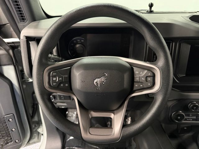 Used 2022 Green Ford Base image 16