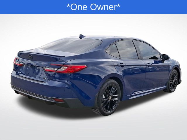2025 Toyota Camry SE photo