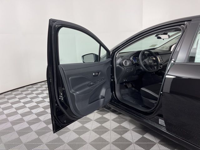 2025 Super Black Metallic Nissan Versa 1.6 S FWD Sedan