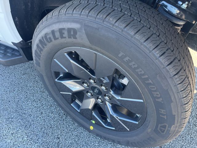 2025 Ford F-150 Lightning Flash:167993