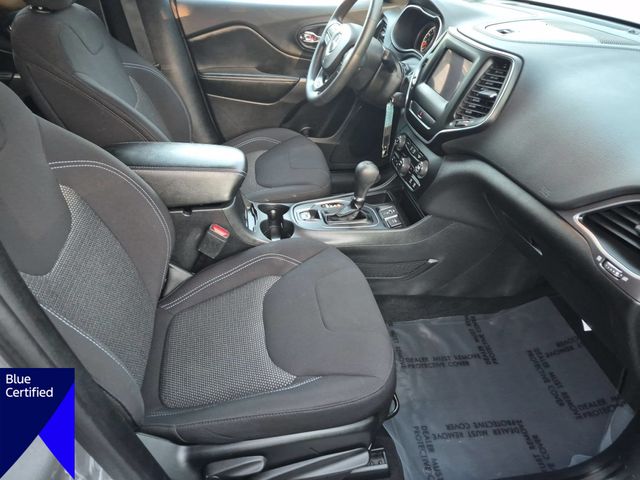 Used 2019 Silver Jeep Latitude image 33