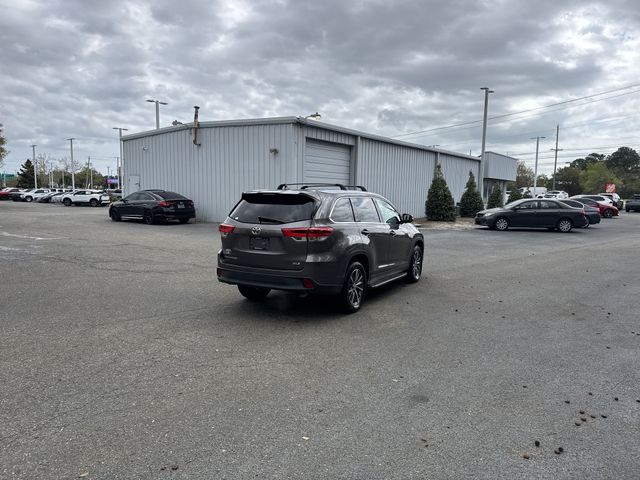 Used 2019 Gray Toyota XLE image 5