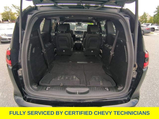 Used 2025 Chrysler Pacifica Van