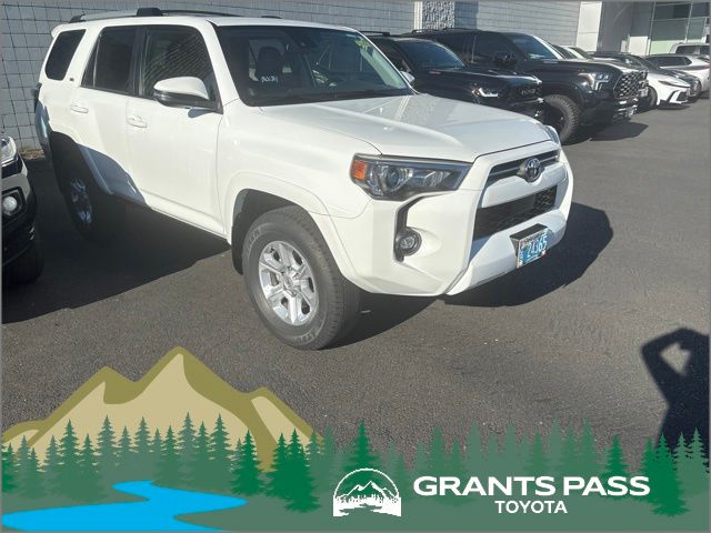 White 2022 Toyota 4Runner SUV / Crossover Four-Wheel Drive 5-Speed Automatic