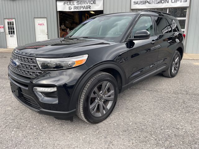 2023 Ford Explorer XLT - Agate Black Metallic exterior view 3