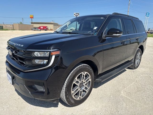 Black Metallic 2025 Ford Expedition Active 4WD SUV / Crossover Four-Wheel Drive Automatic