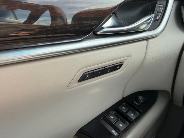 2017 Crystal White Tricoat Cadillac XTS Platinum AWD Sedan