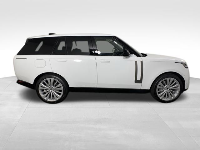 2024 Land Rover Range Rover SE 11