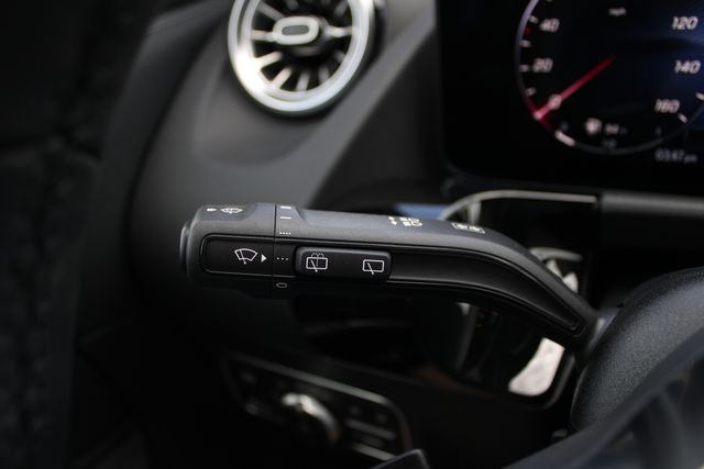 New 2026 White Mercedes-Benz GLA 250 image 7