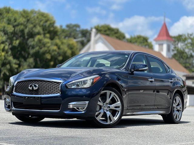 2017 INFINITI Q70L 3.7 AWD