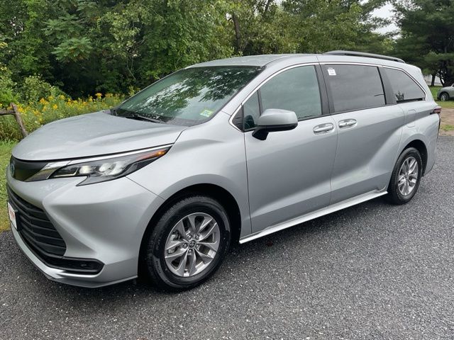 Used 2025 Toyota Sienna Van