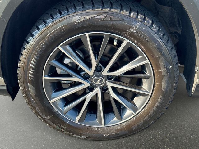 Used 2023 Silver Lexus 350 Premium image 9