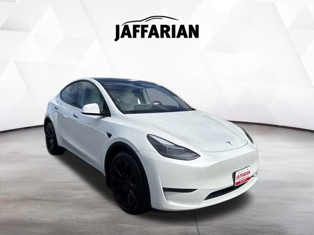 Pearl White Multi-Coat 2024 Tesla Model Y SUV / Crossover All-Wheel Drive 1-Speed Automatic
