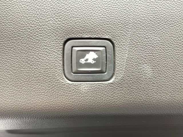 Used Car 2020 Chevrolet Traverse  Premier For Sale Under $30,000 In San Antonio, Texas
