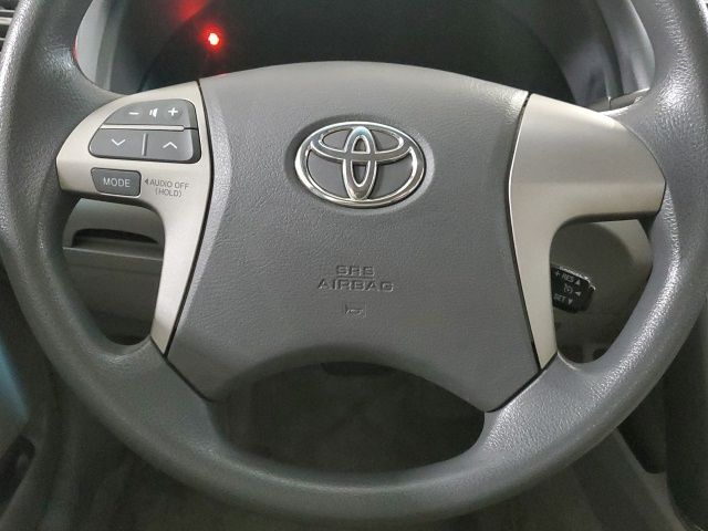 Used 2009 Gray Toyota LE image 12