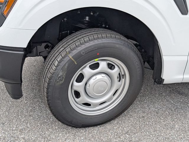 View vehicle photo 4
