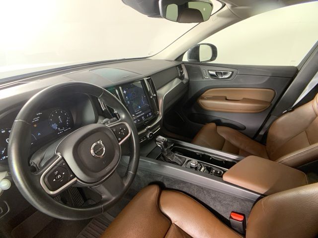 2019 Volvo XC60 T5 Momentum 34