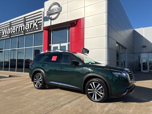 2024 Nissan Pathfinder Platinum FWD
