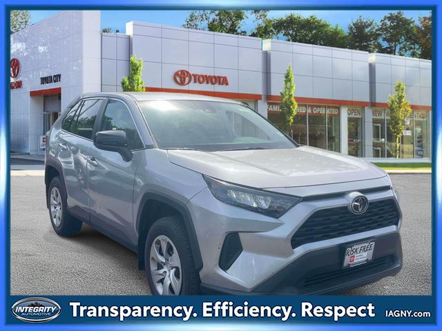 Silver Sky Metallic 2022 Toyota RAV4 LE AWD SUV / Crossover All-Wheel Drive 8-Speed Automatic
