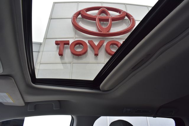 Used 2024 Toyota Sienna Van